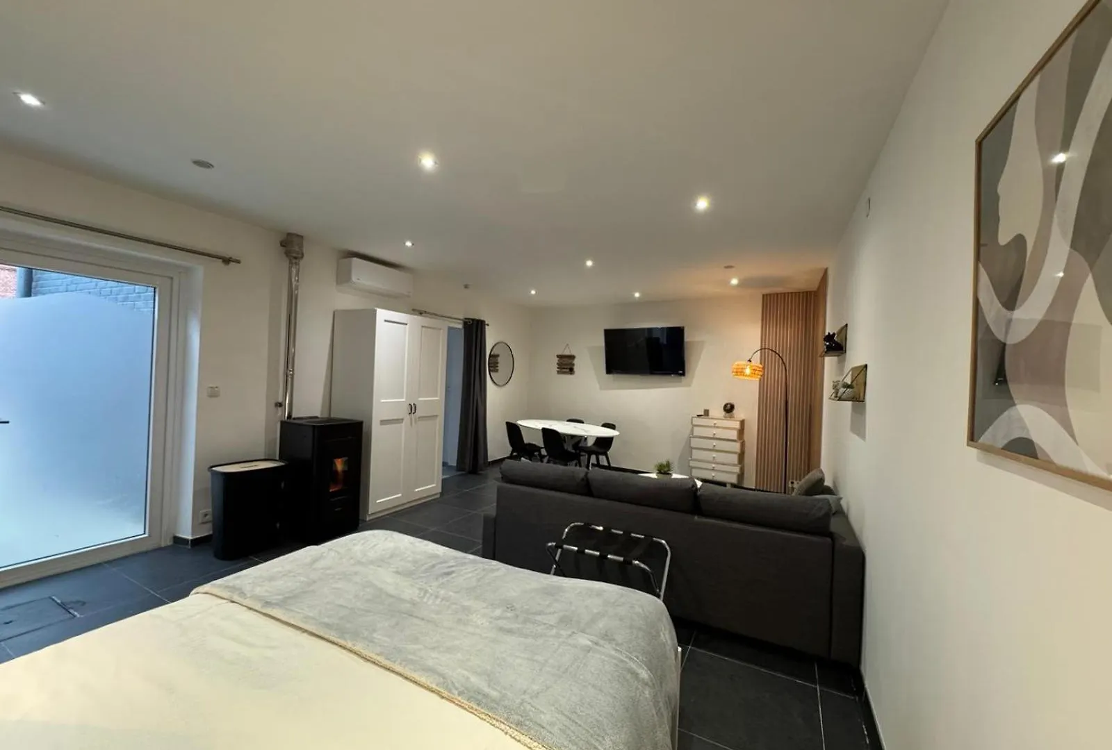 Spacieux Studio Proximite Aeroport Charleroi Belgium