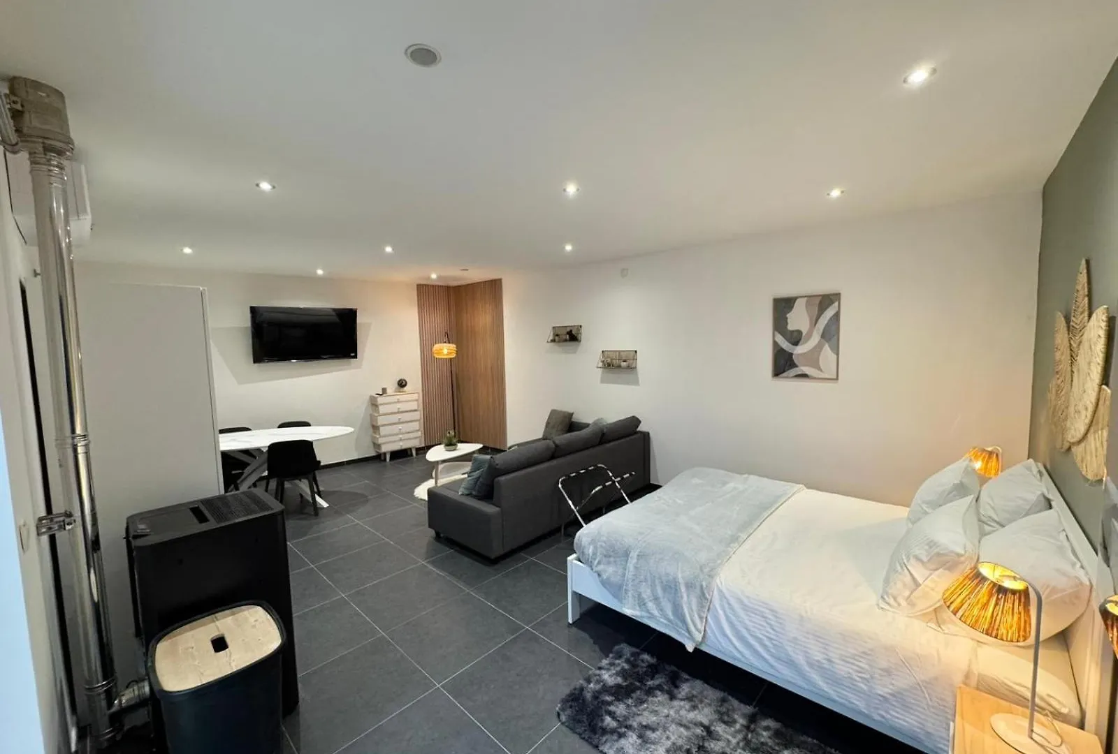 Spacieux Studio Proximite Aeroport Charleroi Apartment